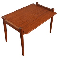 Mesa auxiliar Fredrik Kayser Modelo 563 de teca