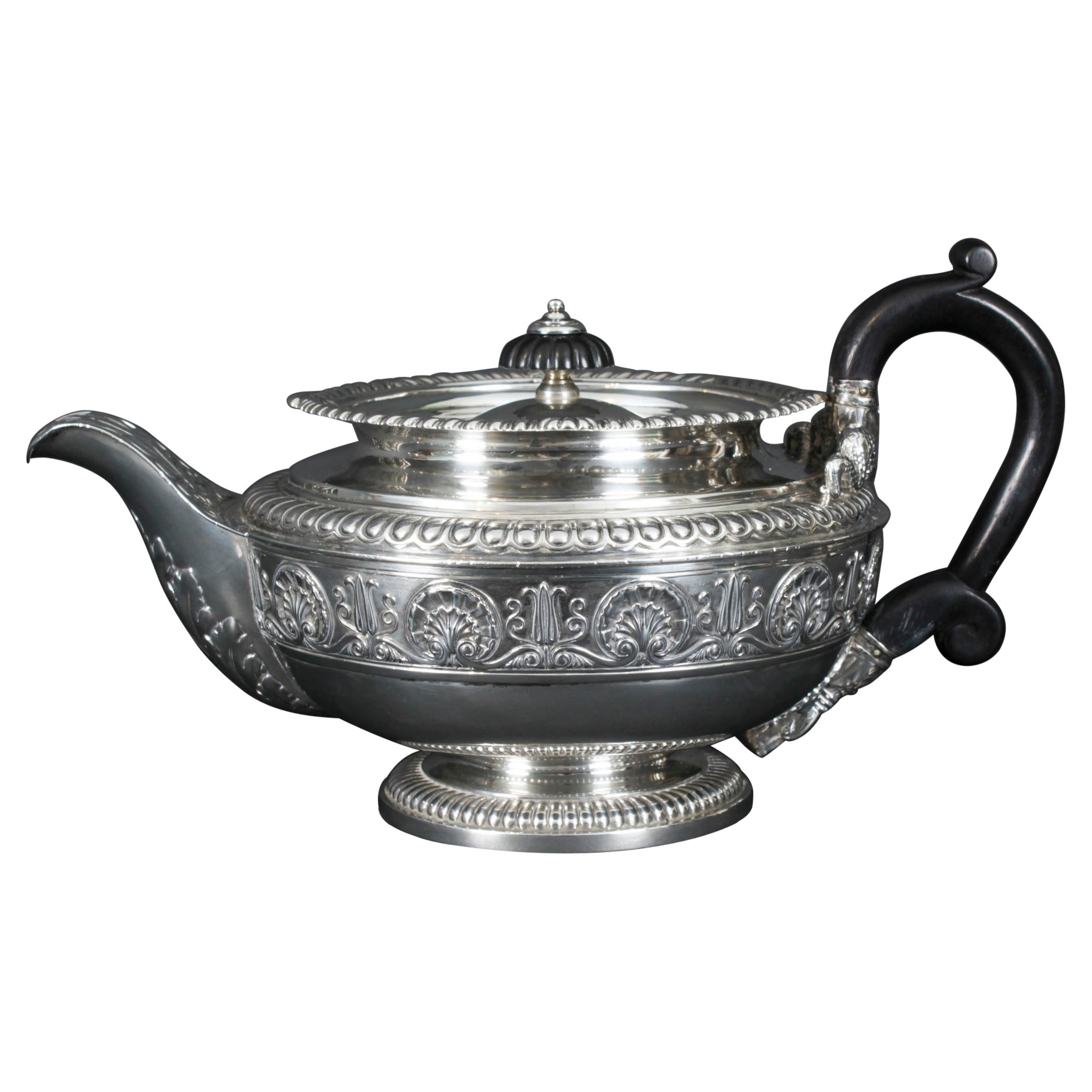 Antigua y rara tetera georgiana de plata de ley de Paul Storr 1812 Siglo XIX en venta