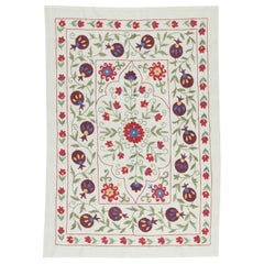 3.4x5 Ft Tenture murale en soie et coton brodée à la main. Plaid en tissu Modern Suzani