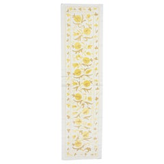 Camino de Mesa Bordado de 20x71 pulg. Colgante de pared de algodón. Mantel Amarillo