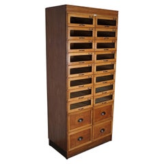 Mueble de mercería inglés con cajones con frontal de cristal, circa años 30