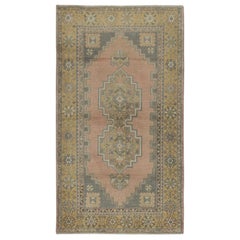 Tappeto tribale turco fatto a mano 4x7 Ft. Ca 1960. Tappeto orientale vintage. 100% Lana