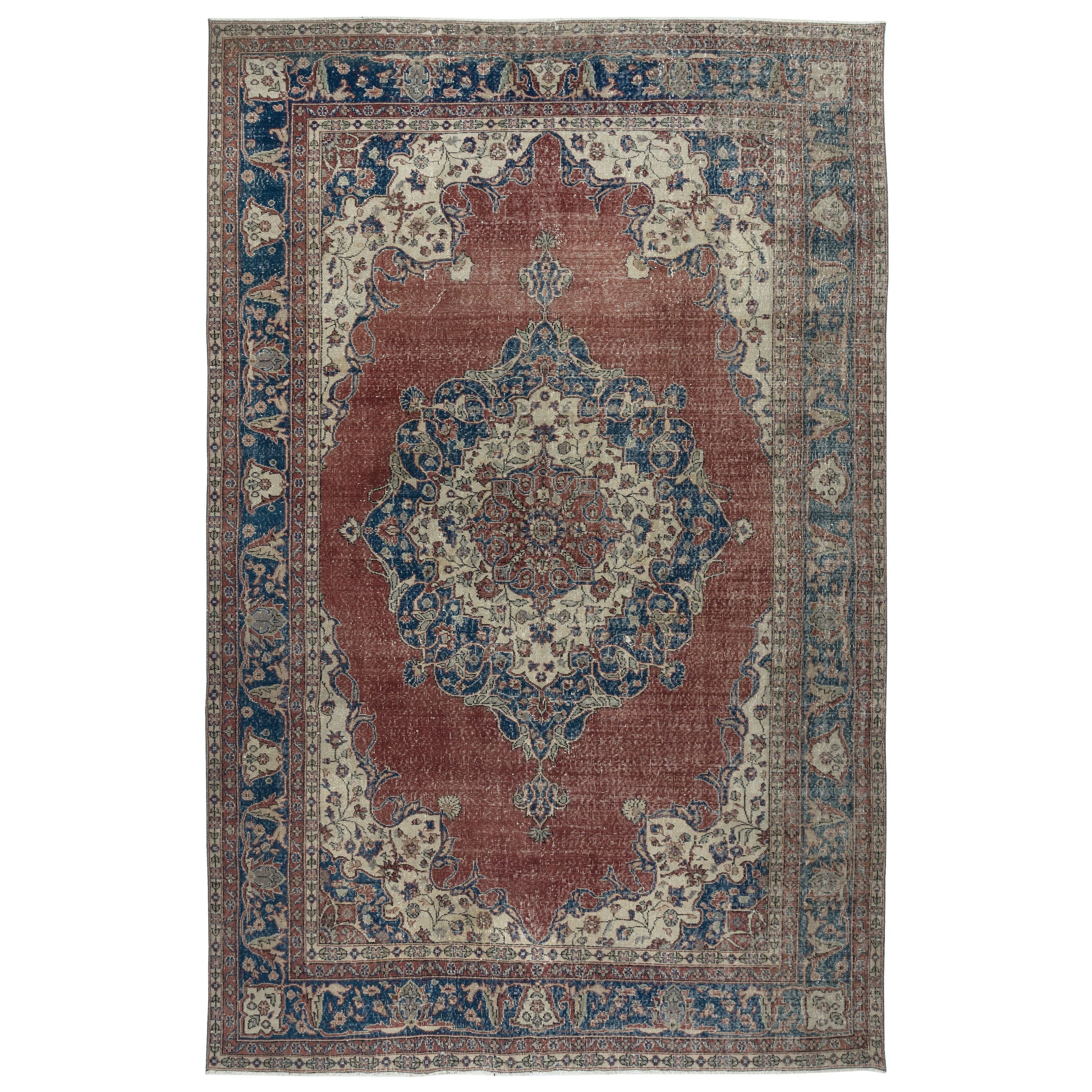 8x12.3 Ft Hand knotted Turkish Wool Area Rug. One of a kind Vintage Large Carpet