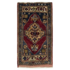 23x40 in Vintage-Akzent-Teppich. 100% Wolle. Traditioneller handgefertigter türkischer Scatter-Teppich