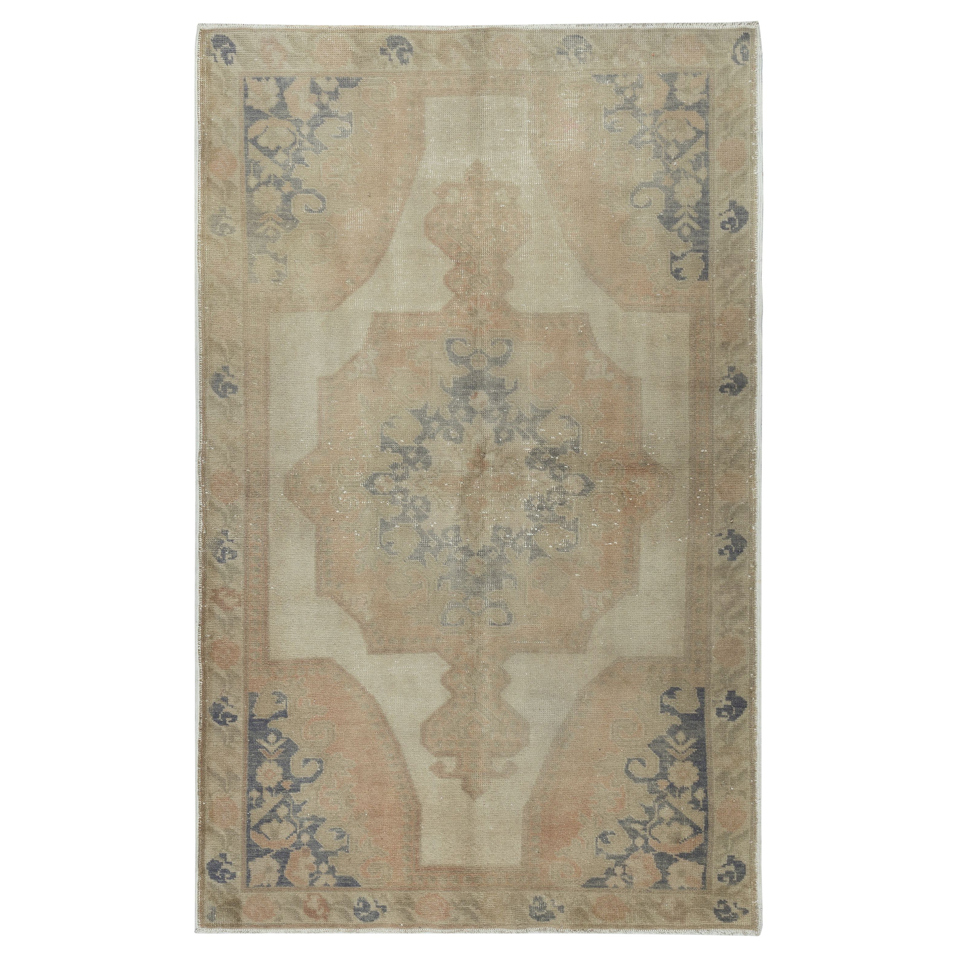4.6x7.3 Ft Vintage Handmade Turkish Accent Rug for Country and Farmhouse Decor (Tapis d'accent turc fait à la main)