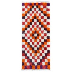 23x54 in Tapis Tulu vintage fait à la main avec un design en damier. Options personnalisées Availab