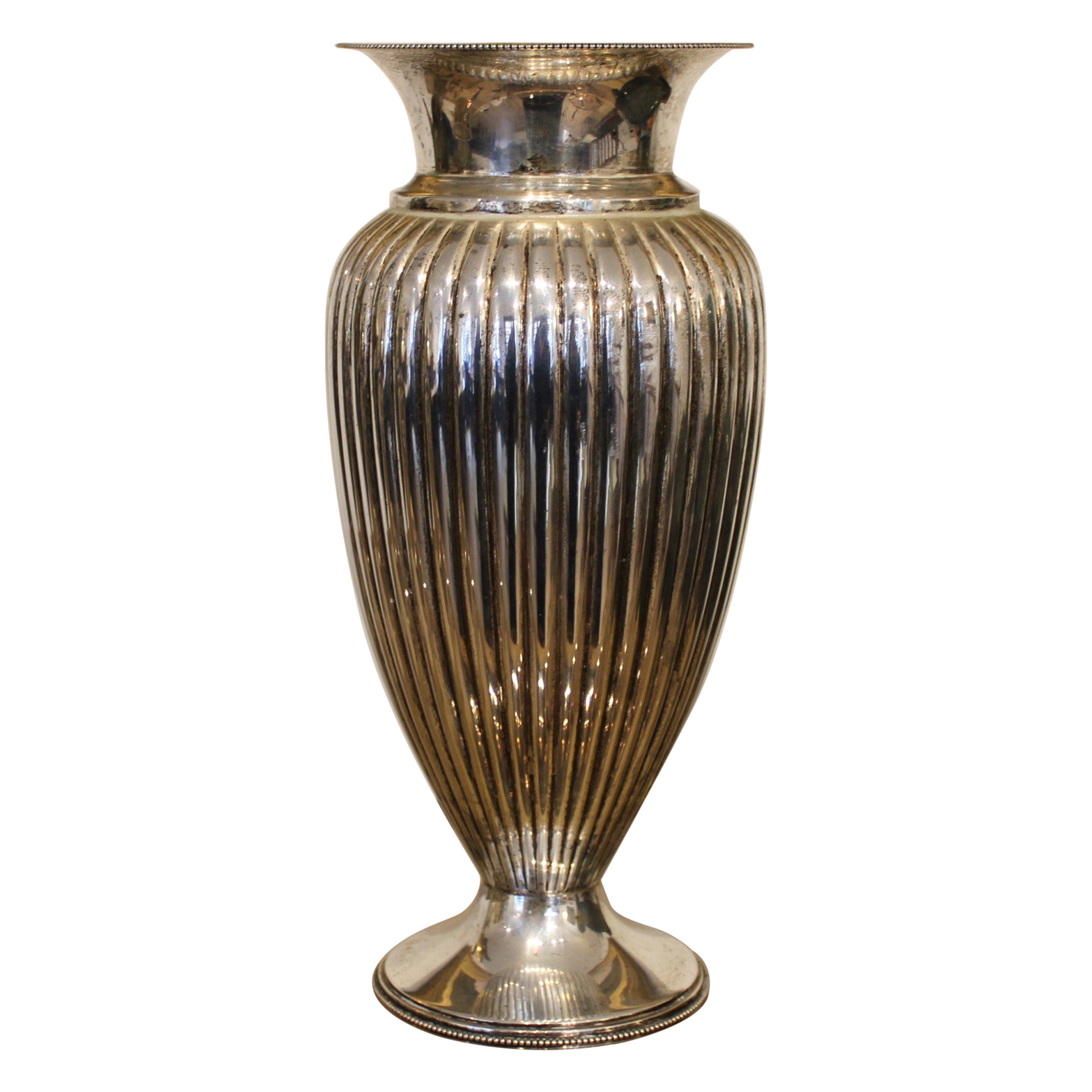 Jarrón de plata de ley, siglo XX