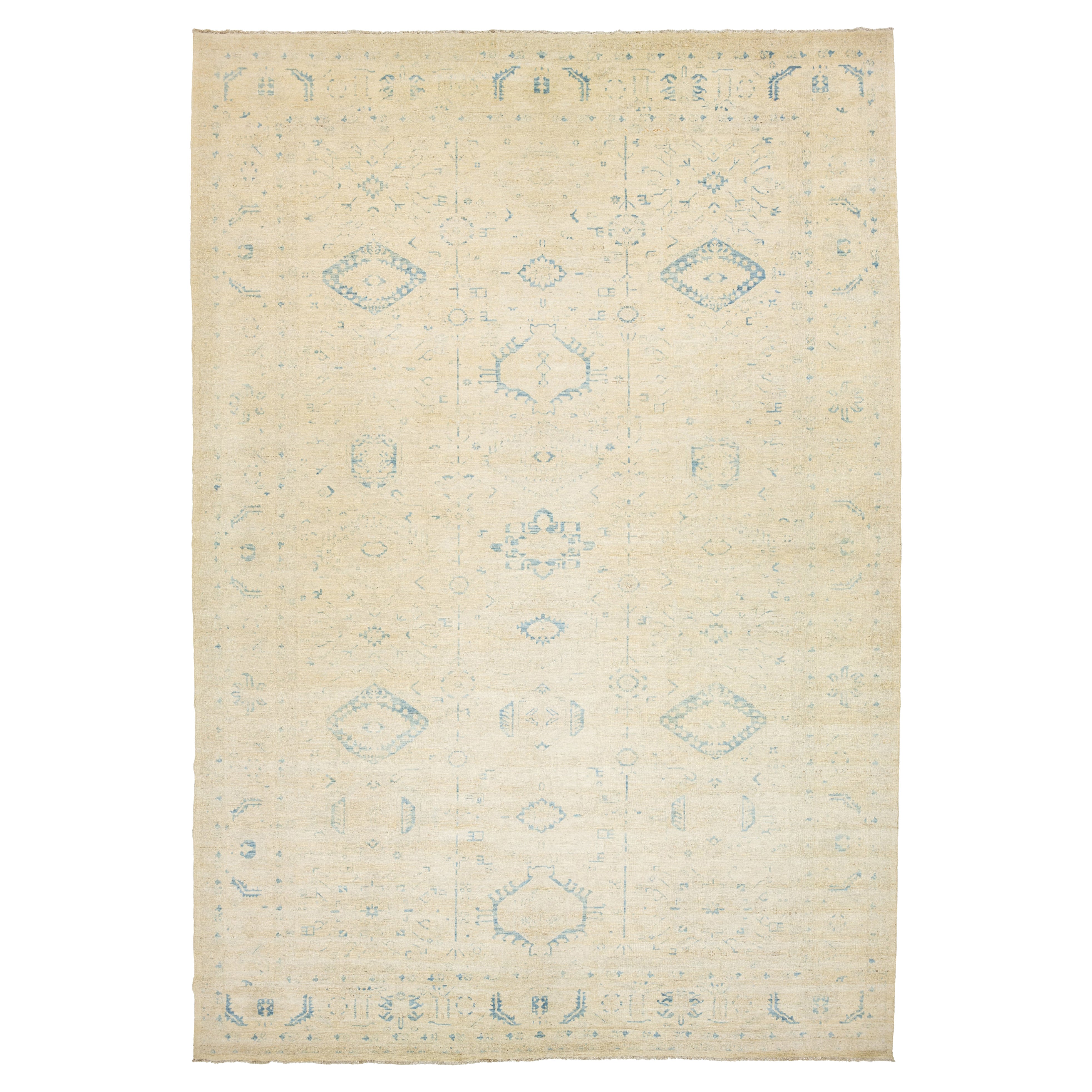 Handgefertigter moderner übergroßer Khotan-Wollteppich in Beige im Angebot