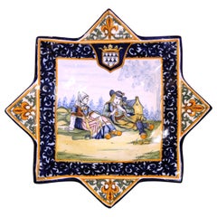 Plato de pared de loza pintada francesa de principios del siglo XX Firmado Henriot Quimper
