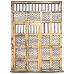 Divider oder Paneel aus Eisen und Holz des frühen 20. Jahrhunderts mit Türen und Metallgeflecht.