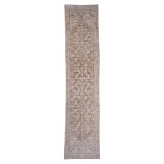 Türkischer Anatolischer Vintage-Läufer im Anatolischen Stil 3' x 13'2" #7017
