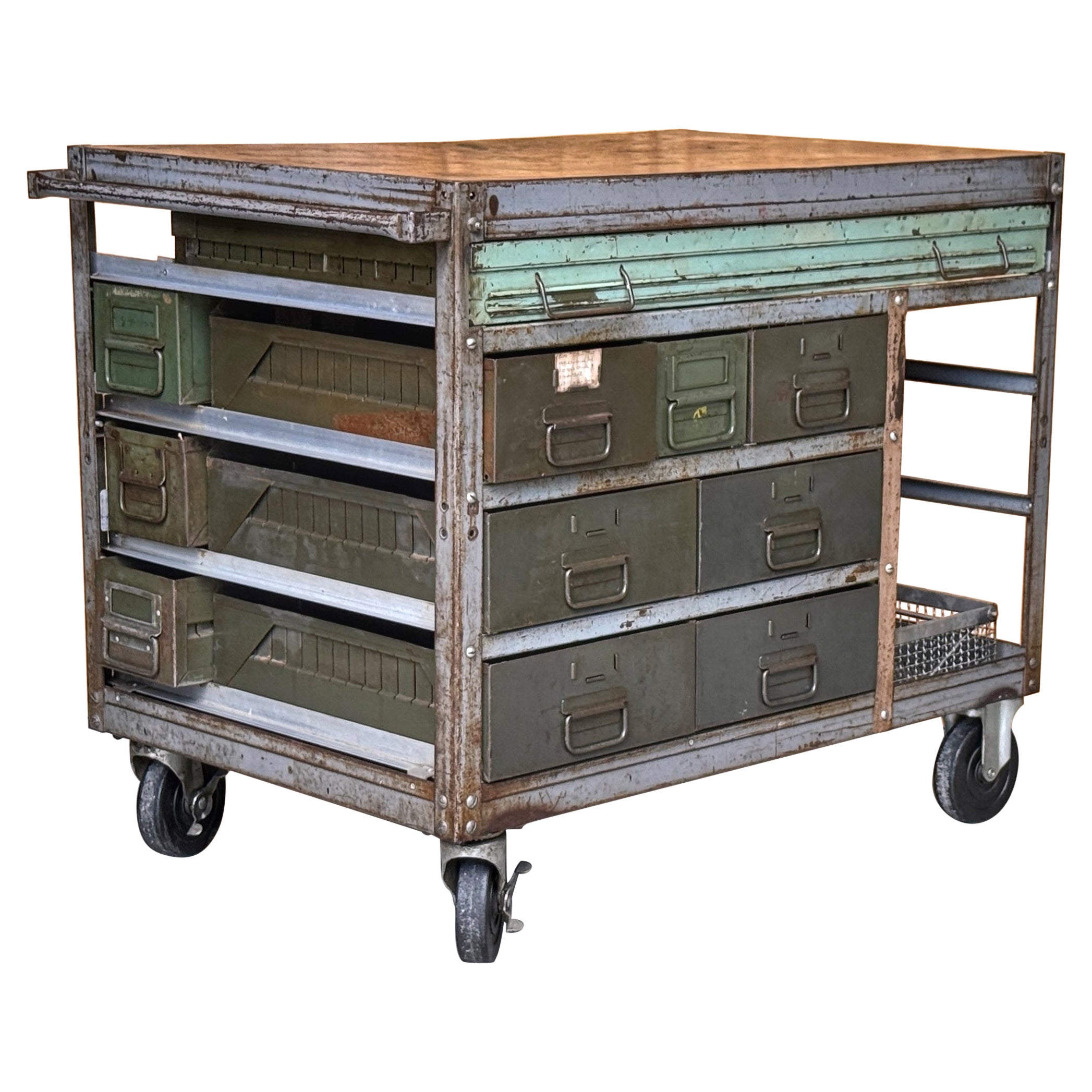 Vintage WWII Estación de trabajo industrial militar / Estación de servicio / Bar seco en venta