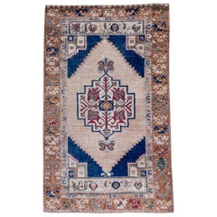 Tappeto Vintage Anatolian 3'9" x 6' #16812