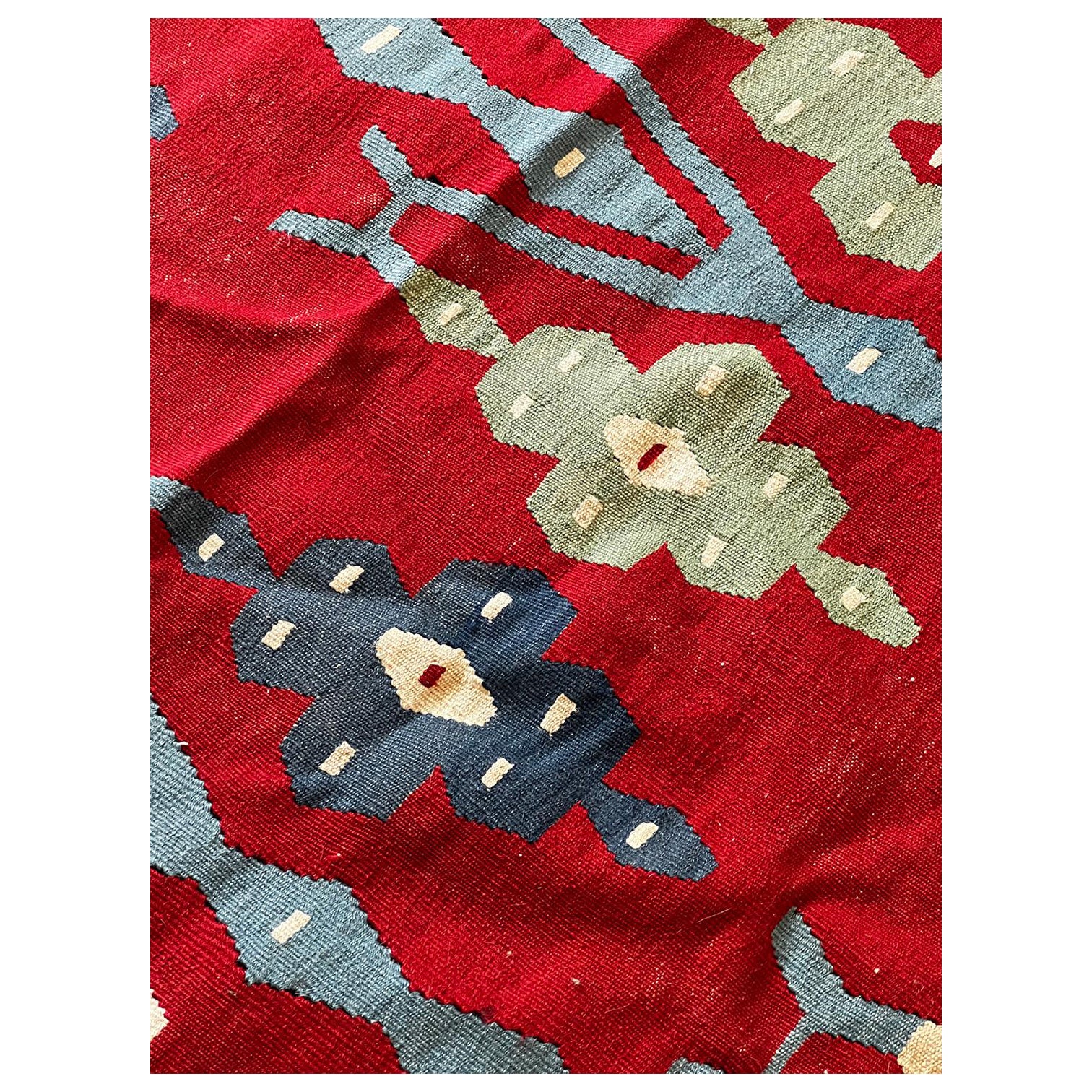 Grand tapis Kilim vintage en vente