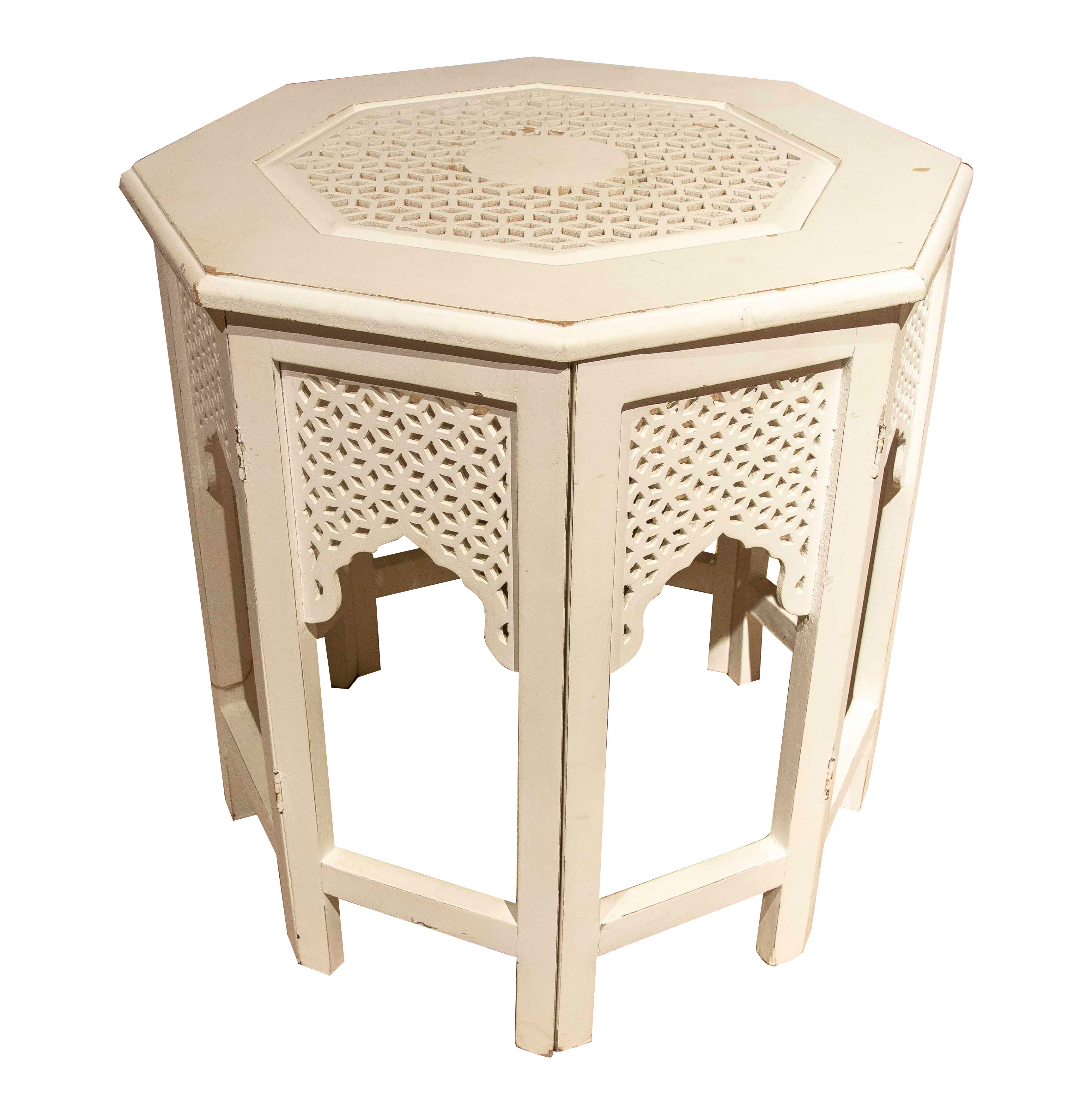 Tavolino ottagonale in stile moresco anni '70 in Wood traforato bianco