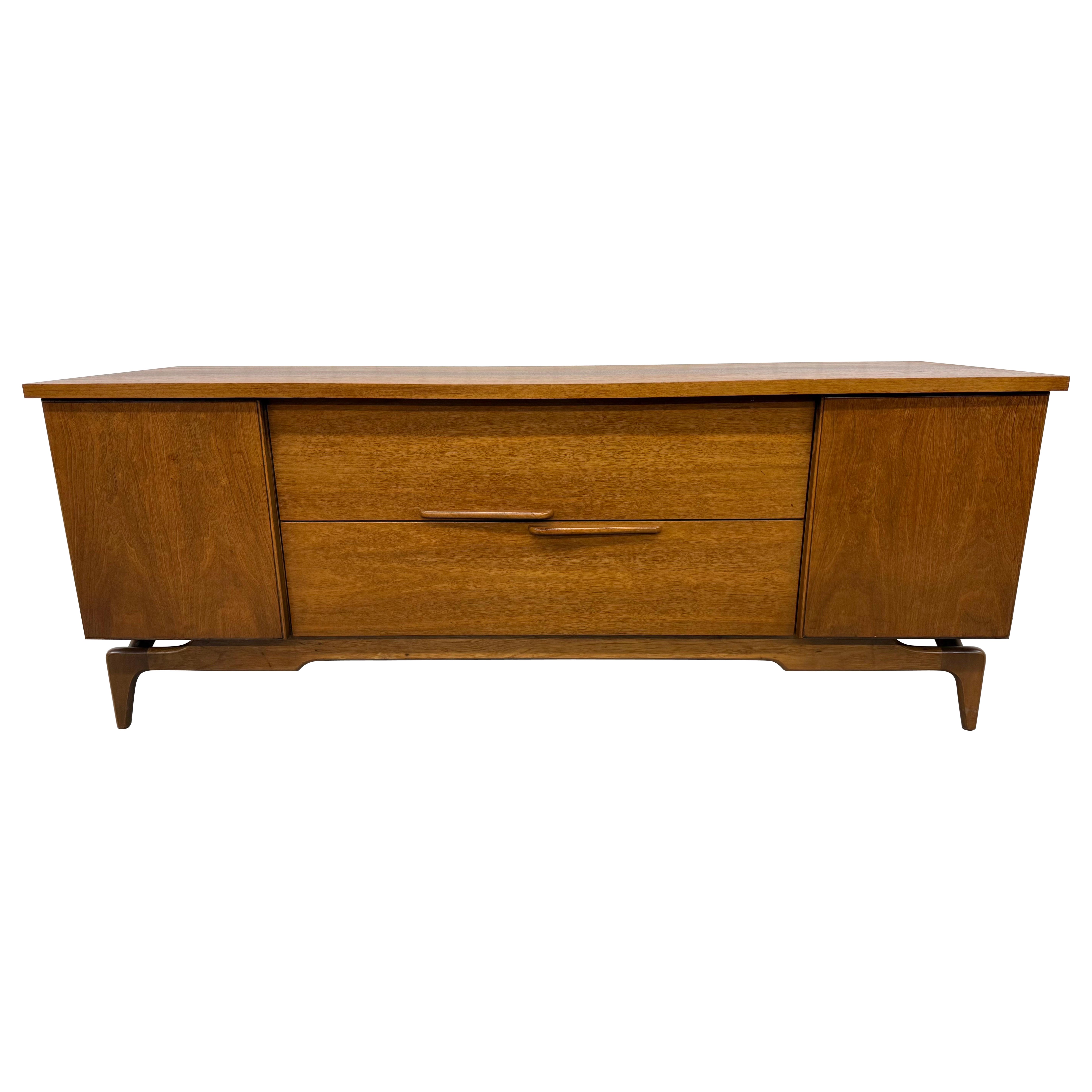 Buffet en noyer The Moderns Modernity
