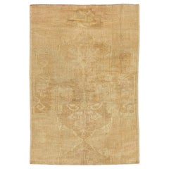 Vintage 1940s Tan Turkish Anatolian Handmade Wool Scatter Rug (Tapis de laine anatolien fait à la main)