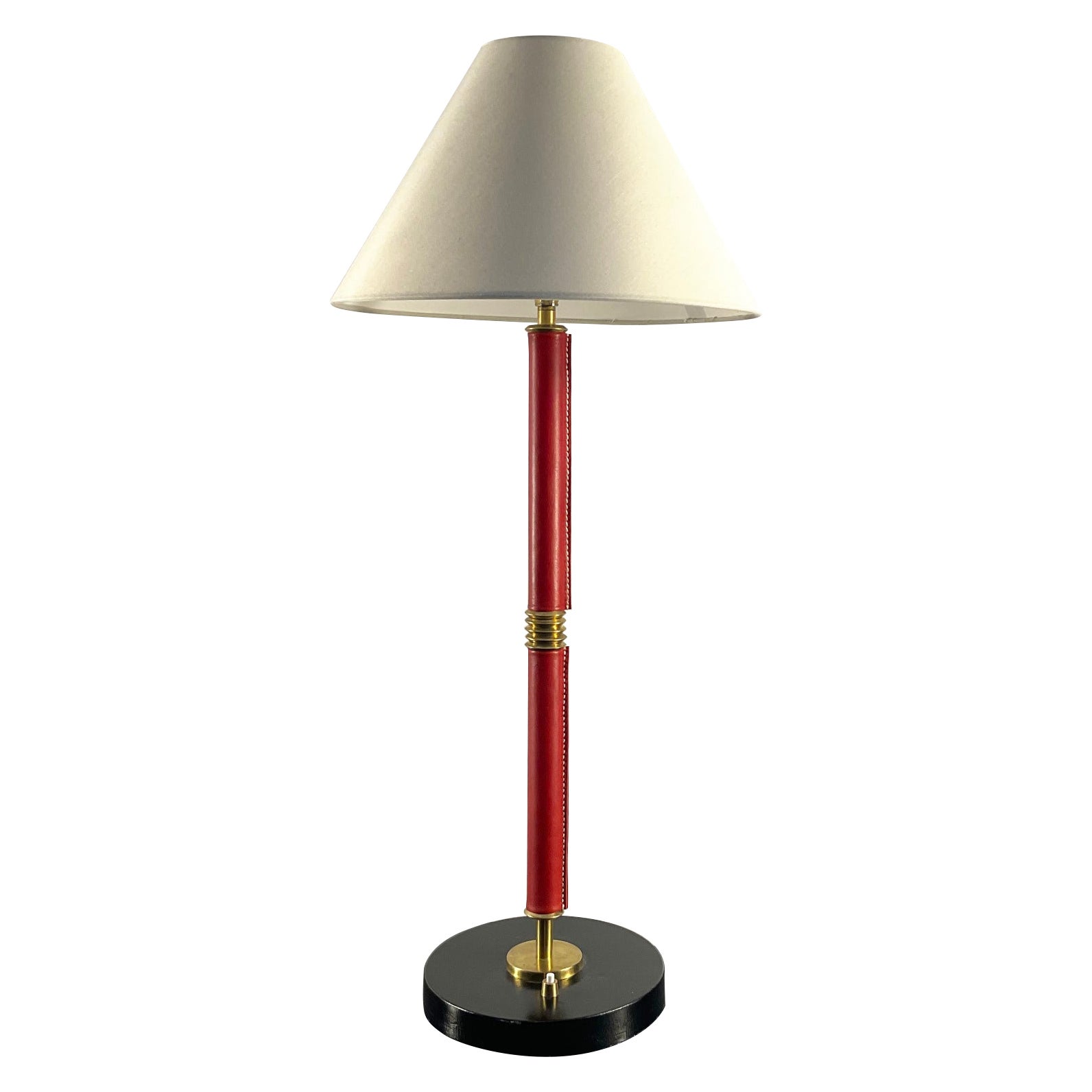 Lampada da tavolo degli anni '40 nello stile di Jacques Adnet in pelle rossa cucita a sella
