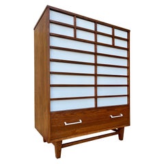 Comò Highboy di Royal Palm Furniture, rifinito in stile Mid-Century Modern. A.I.C.