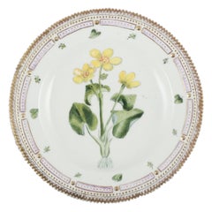 Royal Copenhagen Flora Danica. Dinner plate in porcelain, dated 1921