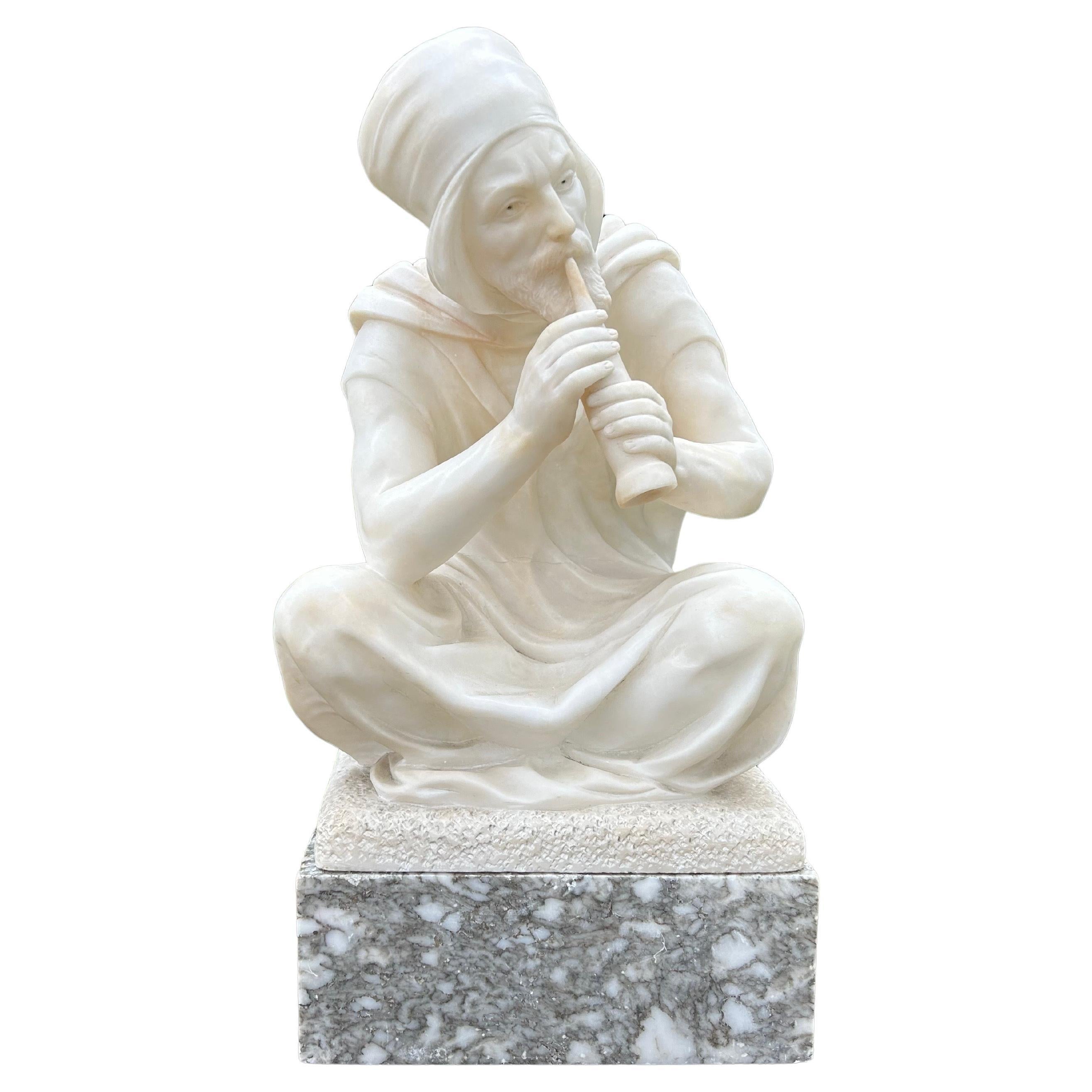 Escultura de mármol de Carrara de estilo arabesco italiano del siglo XIX Firmada Pugi