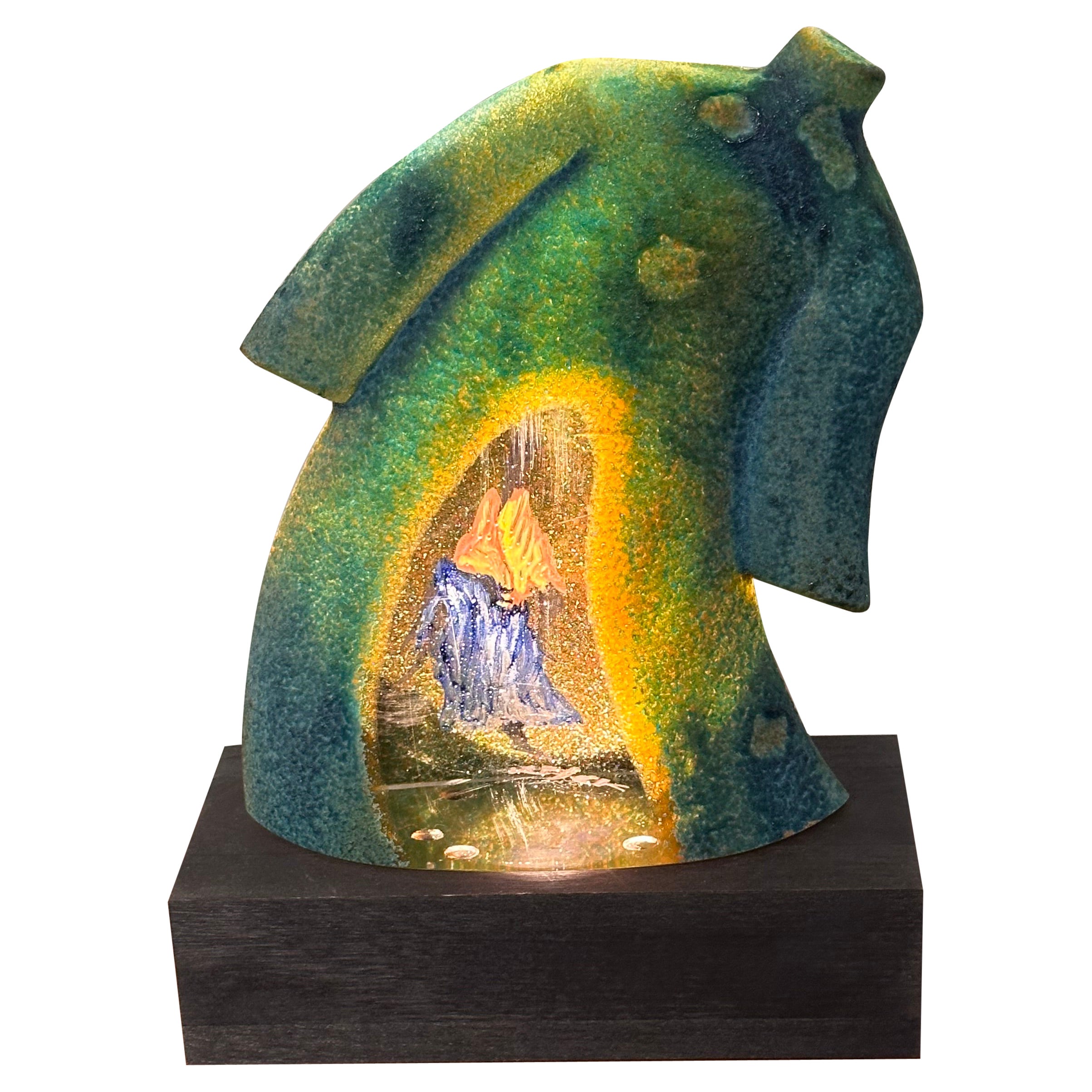 Escultura de vidrio artístico Kjell Engman Kosta Boda sobre base iluminada en venta
