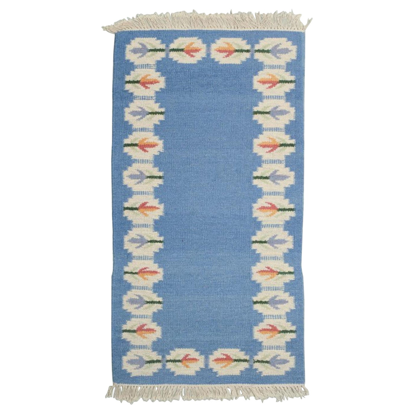 Swedish handwoven carpet in pure wool. Rölakan technique. Mid-20th C.