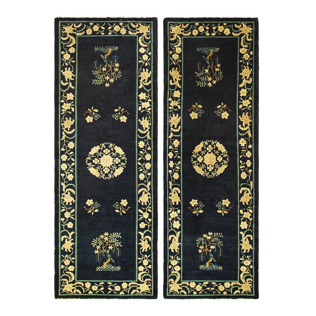 Pareja de alfombras chinas de Pekín 3' 1" x 8' 10" en venta