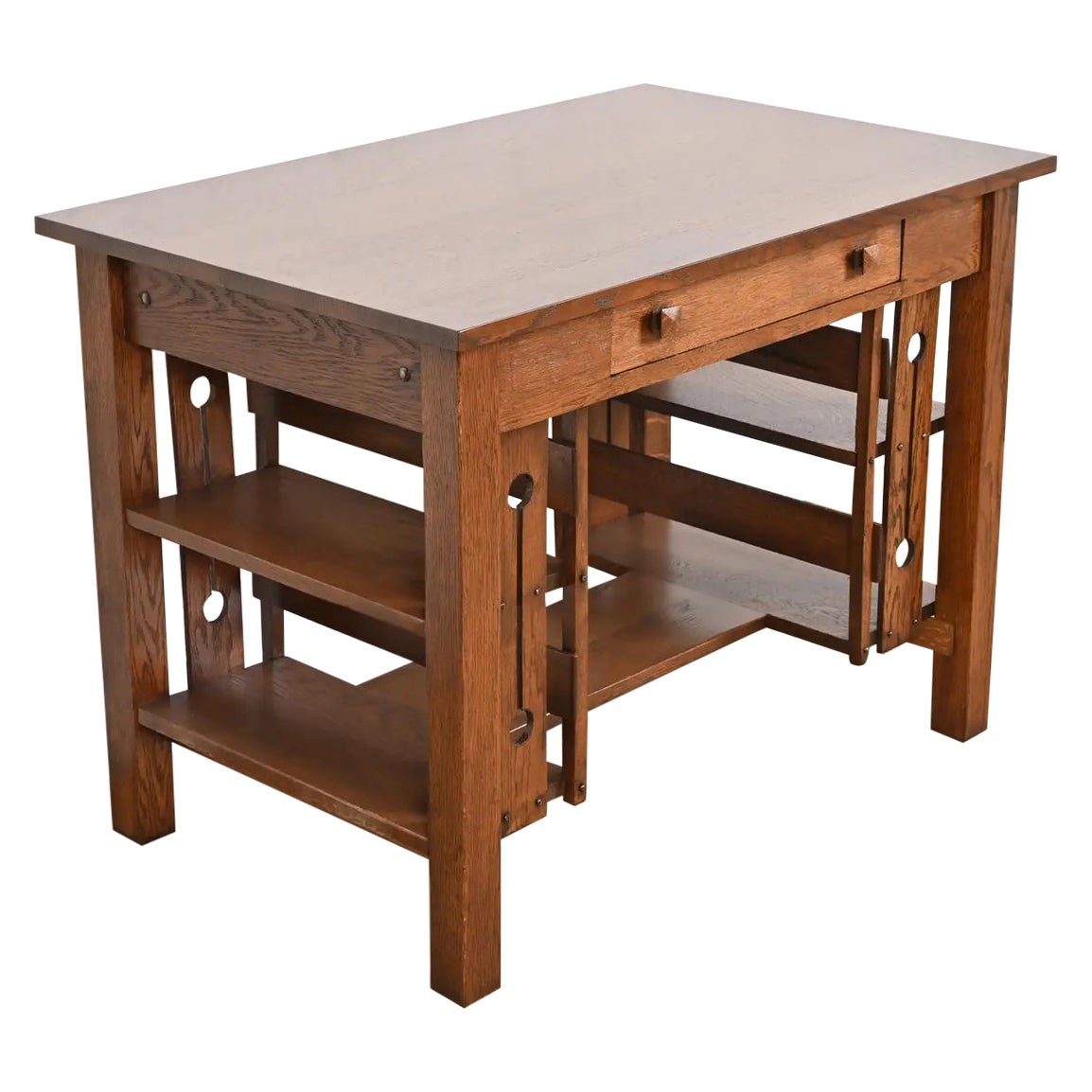 Bureau Mission en chêne de style Stickley Brothers, récemment restauré en vente