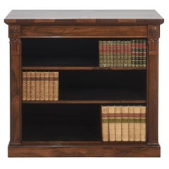 Offener Bücherschrank aus dem 19. Jahrhundert