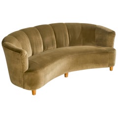 Schwedische Designerin, Sofa, Samt, Holz, Schweden, 1940er Jahre