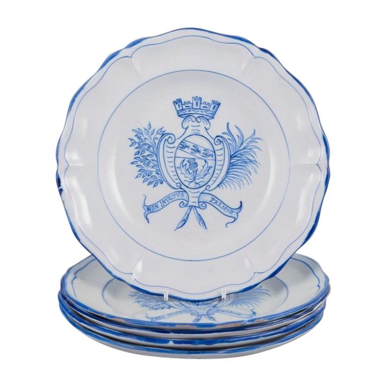 Emile Gallé per A. Clement, Nancy. Un set di cinque piatti da portata in maiolica.