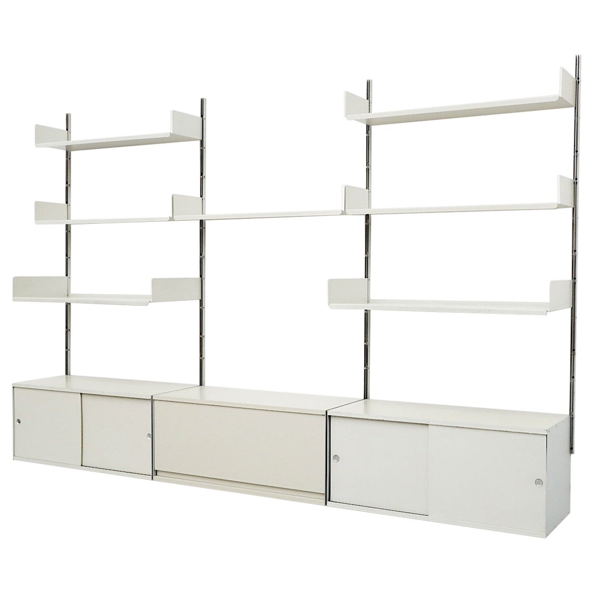 Dieter Rams Designed System 606 Metall-Wandregalschrank für die Wandmontage von Vitsoe