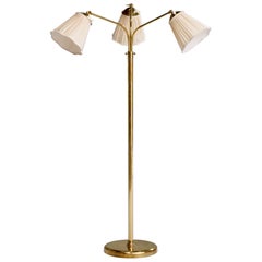 Schwedische Designerin, Stehlampe, Messing, Stoff, Schweden, 1940er Jahre