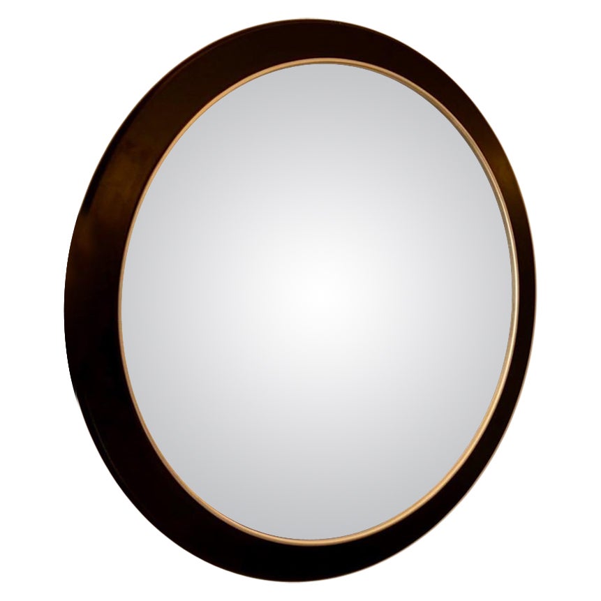 The Stilo Nero is a highly decorative convex wall mirror that creates a focal point and adds elegance to any room. The mirror itself is silvered using traditional methods and fabricated from 6mm low iron glass with a curvature of 6 cms. The overall