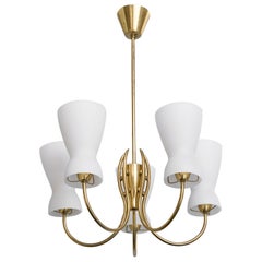 Designer suédois, lustre, laiton, verre, Suède, années 1950