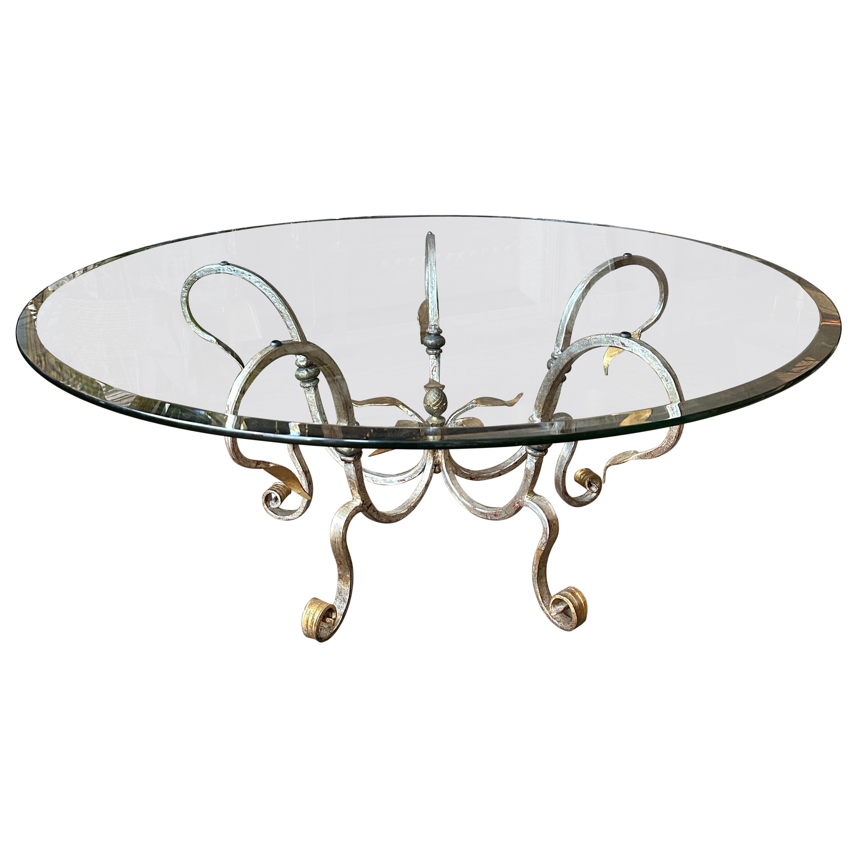 Grande table basse ou de cocktail circulaire en fer forgé doré et argenté en vente