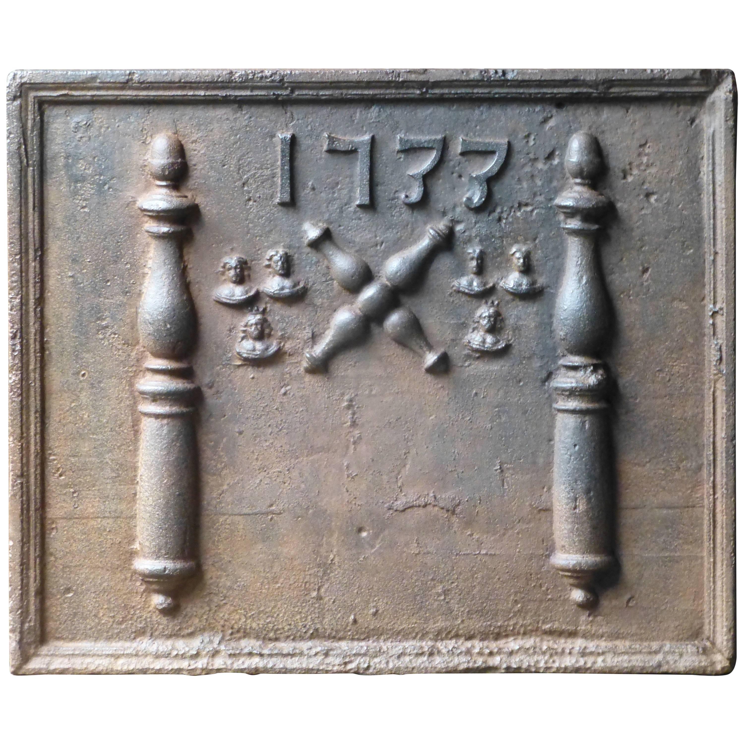 Plaque de cheminée / dosseret "Piliers d'Hercule" français du 18e siècle