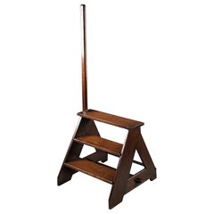 Escalera de biblioteca de madera de roble de pequeño tamaño