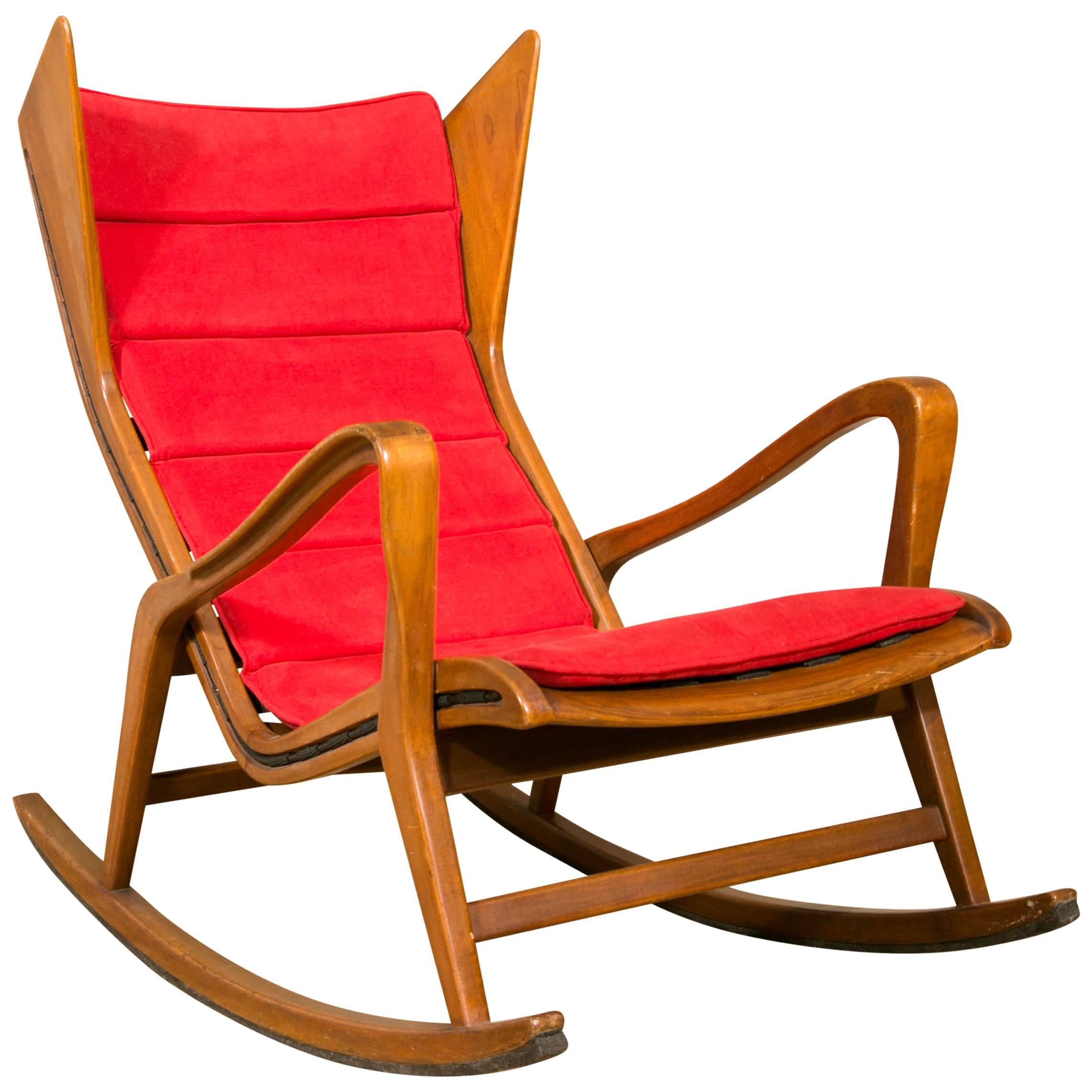 Rocking Chair in Walnut attributed to Gio Ponti, Circa 1955 for Studio Cassina For Sale