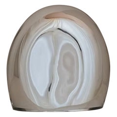Scultura a specchio in piedi Reflecting M, di Milena Kling