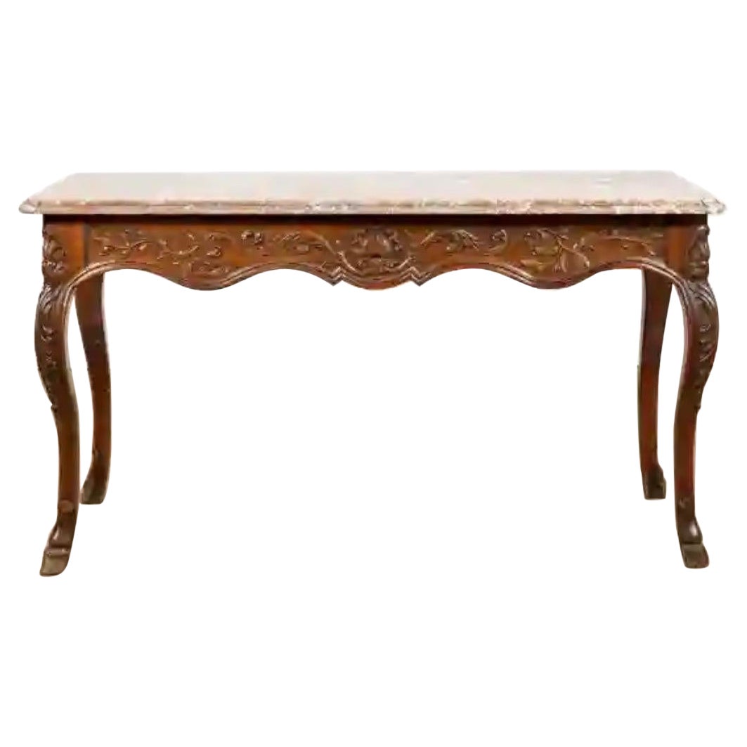 Table centrale de style Régence française du 18ème siècle avec plateau en marbre et pieds en sabot