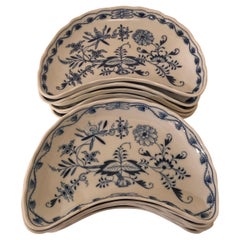 Set di dieci piatti grandi a mezzaluna di Meissen con cipolla blu