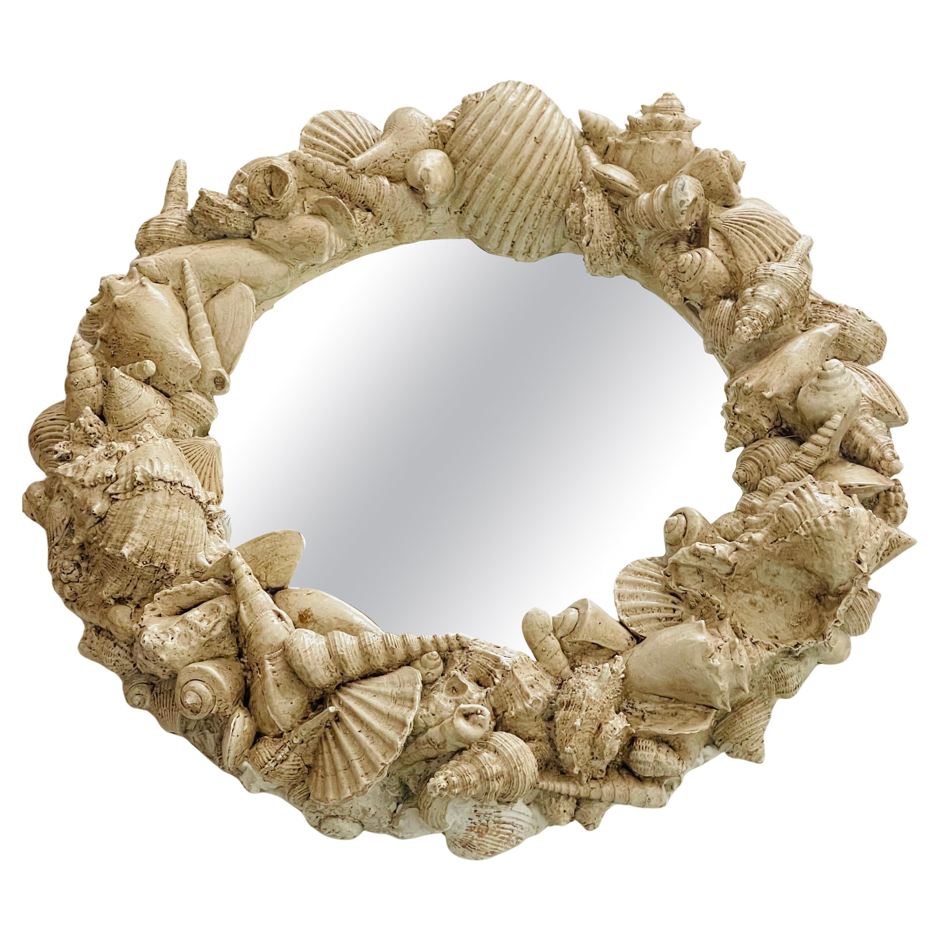 Specchio o centrotavola con conchiglie finte della grotta costiera vintage