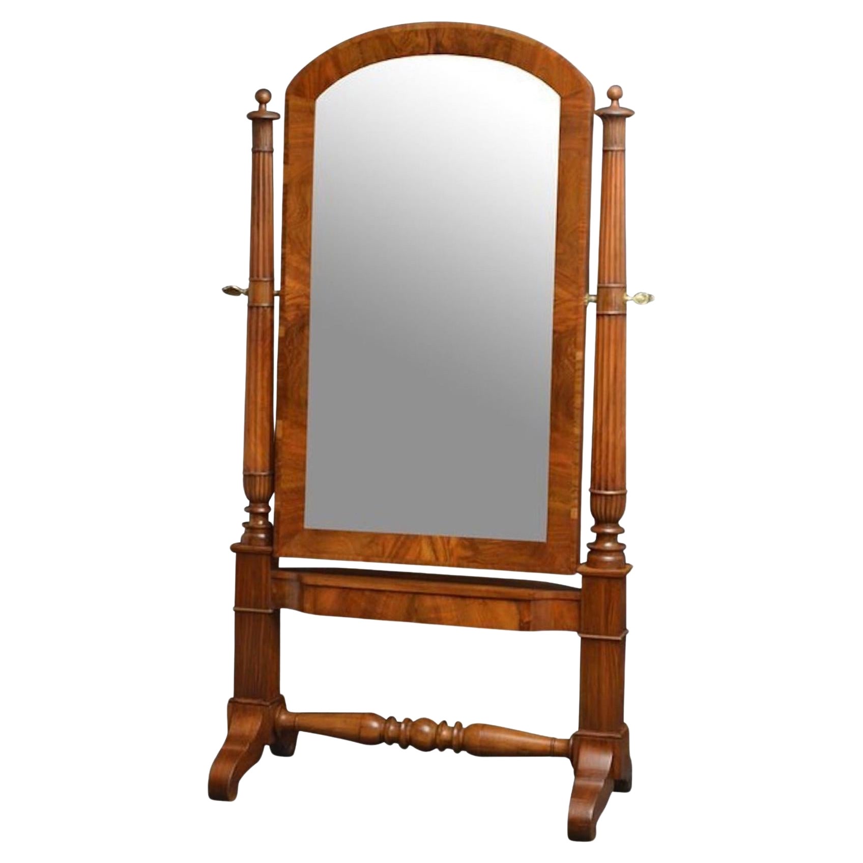Exceptionnel miroir chevalière continental en bois d'olivier en vente