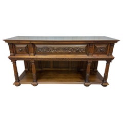 Antique French Jacobean Revival Renaissance Style Aparador de nogal tallado Buffet