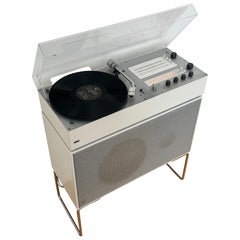 Braun Audio 300 Plattenspieler und L60 Stehhörer entworfen von Dieter Rams