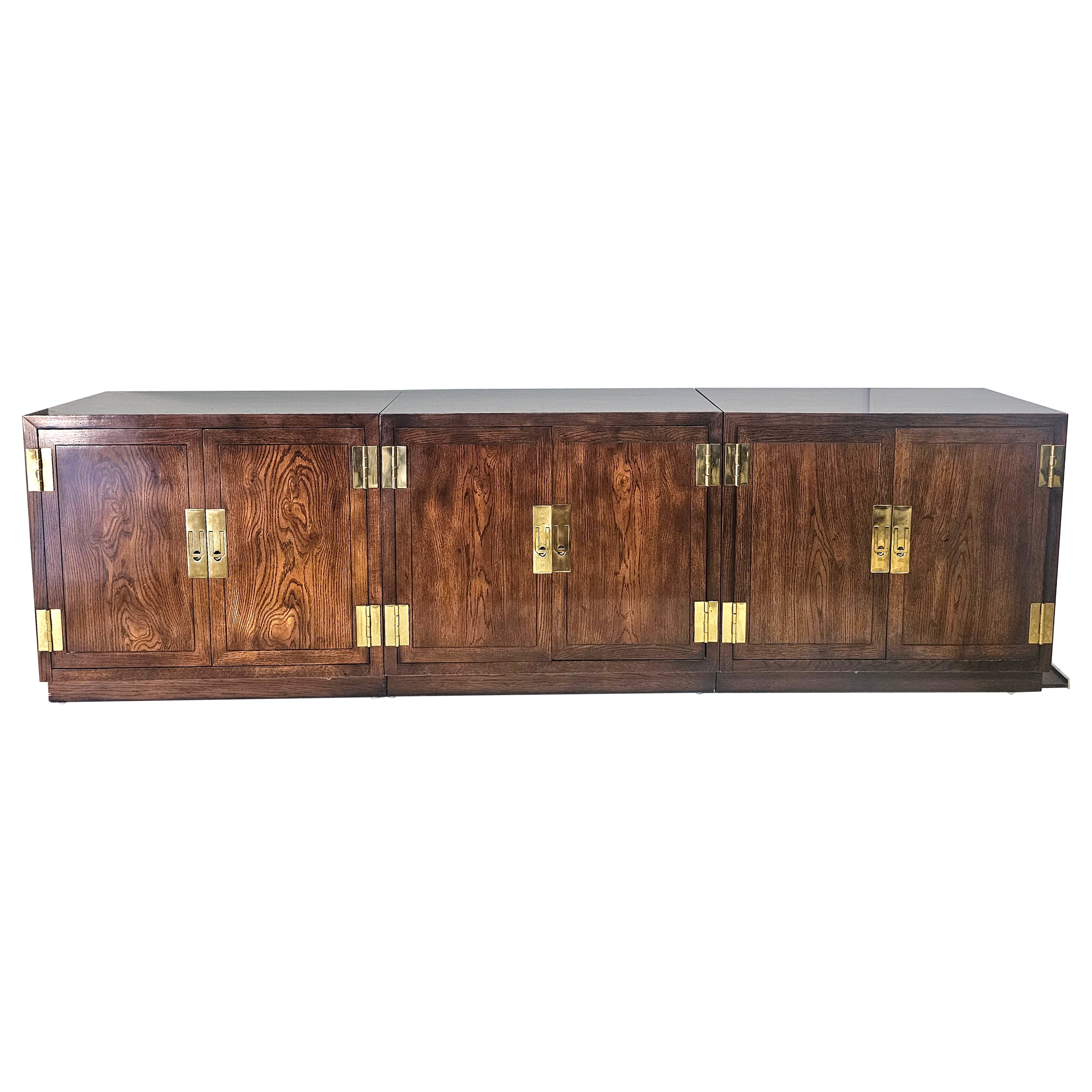 Henredon Modernist Three-Part Campaign Oak and Brass Buffet / Credenza In Good Condition For Sale In Germantown, MD