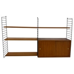Mueble alto de teca de mediados de siglo Nisse Strinning string design , años 60