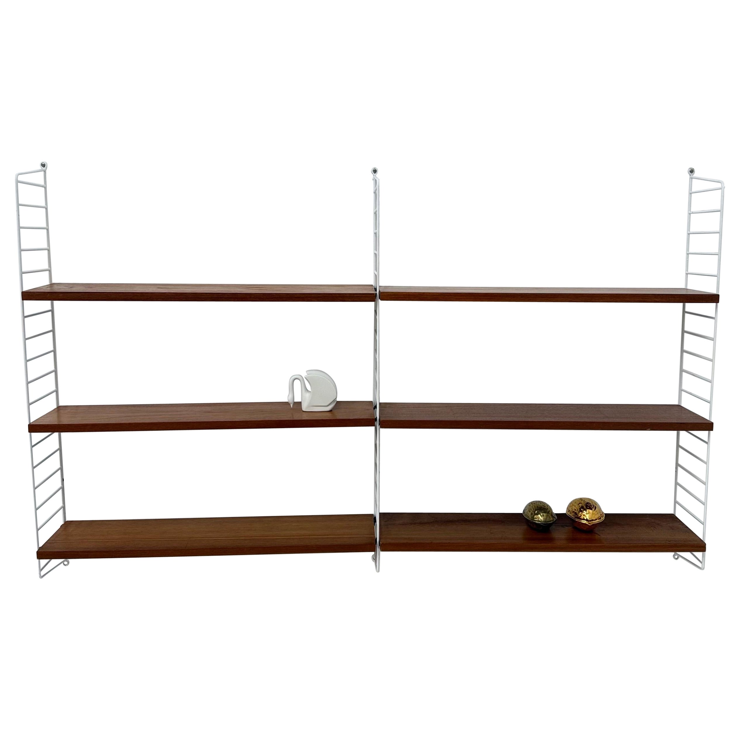 Mueble alto de teca de mediados de siglo Nisse Strinning string design , años 60